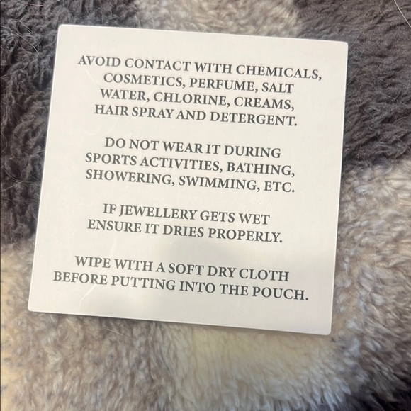 NWT Kurt Geiger White Pearl Jewelry Set - Picture 7 of 7